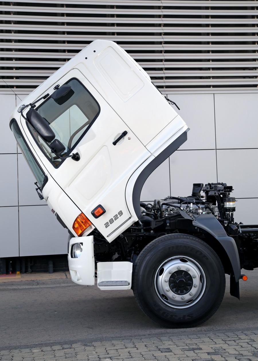 Детали экстерьера Hino 500 FC 2829 6x2 2017 года  (ZA) (фото 13 из 15)